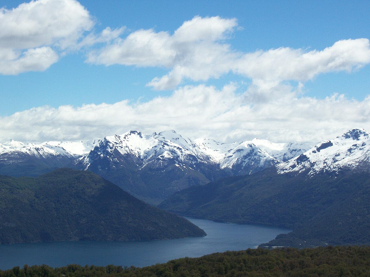 Lago Futalaufquen i Cerro Alto El Dedal