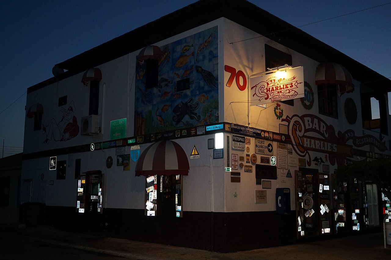 Charlie's Bar