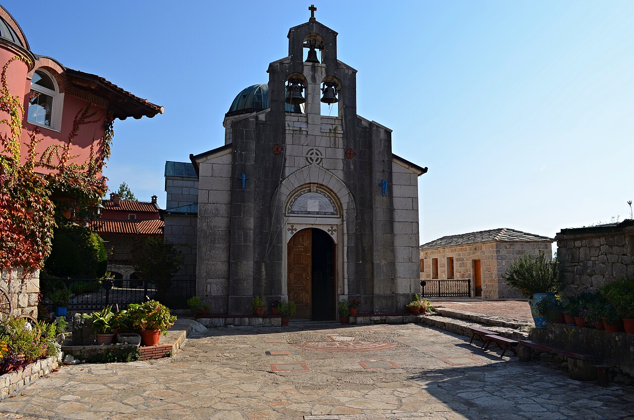 Klasztor Tvrdoš i winnice