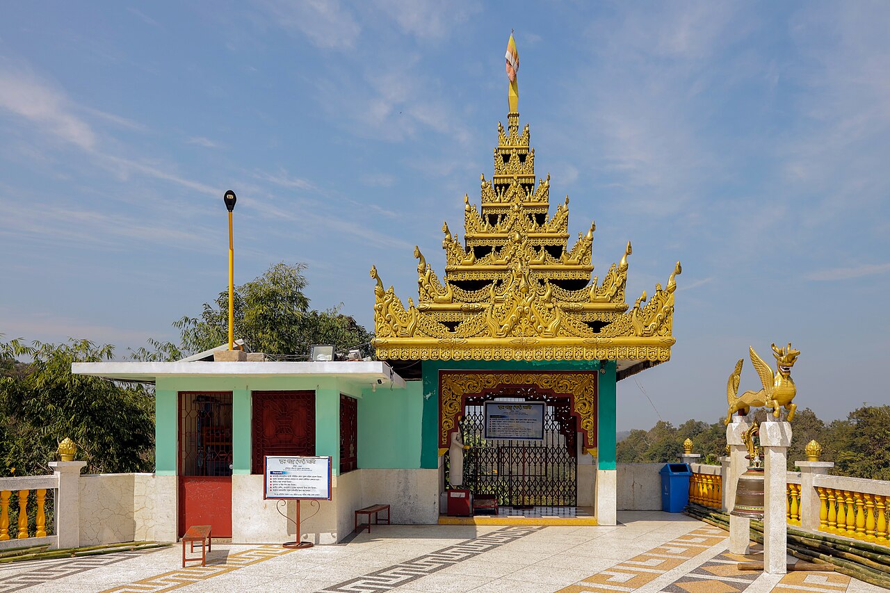 Złota Świątynia Buddha Dhatu Jadi