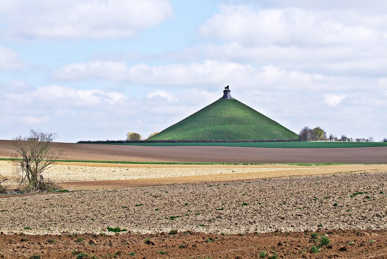 Kopiec Lwa i Memoriał 1815