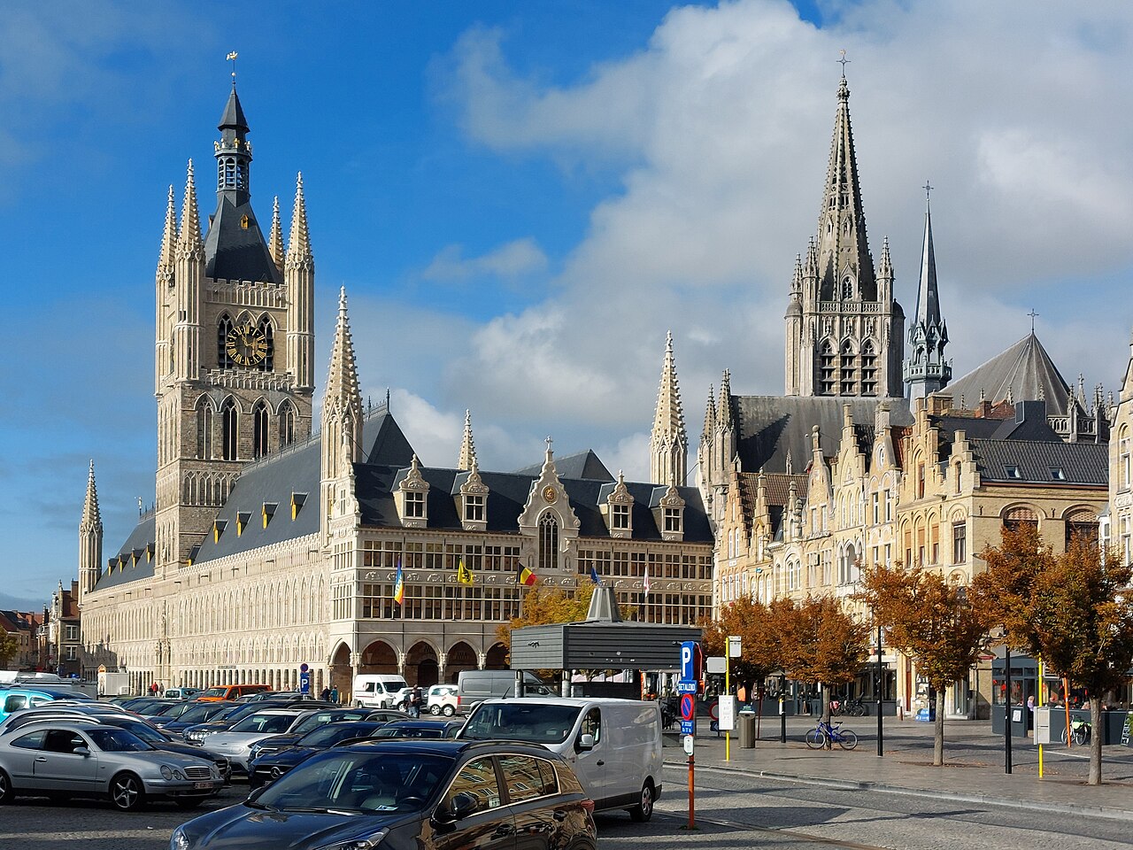 Sukiennice i Grote Markt