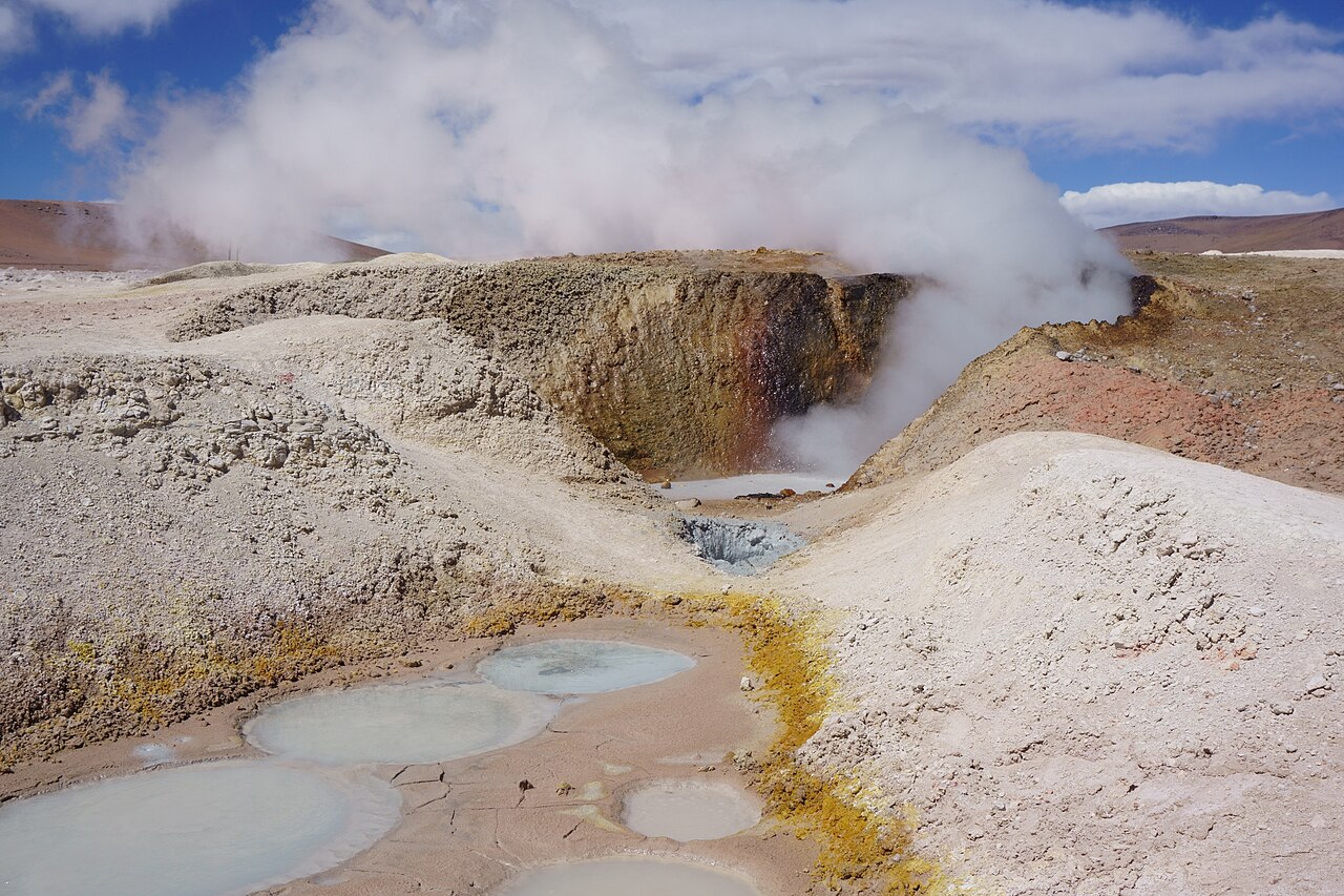 Kotły błotne i fumarole