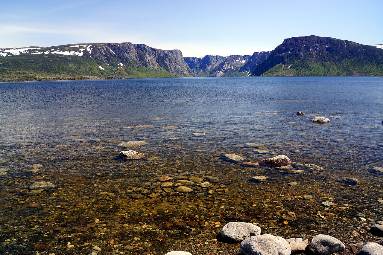 Fiord Western Brook Pond