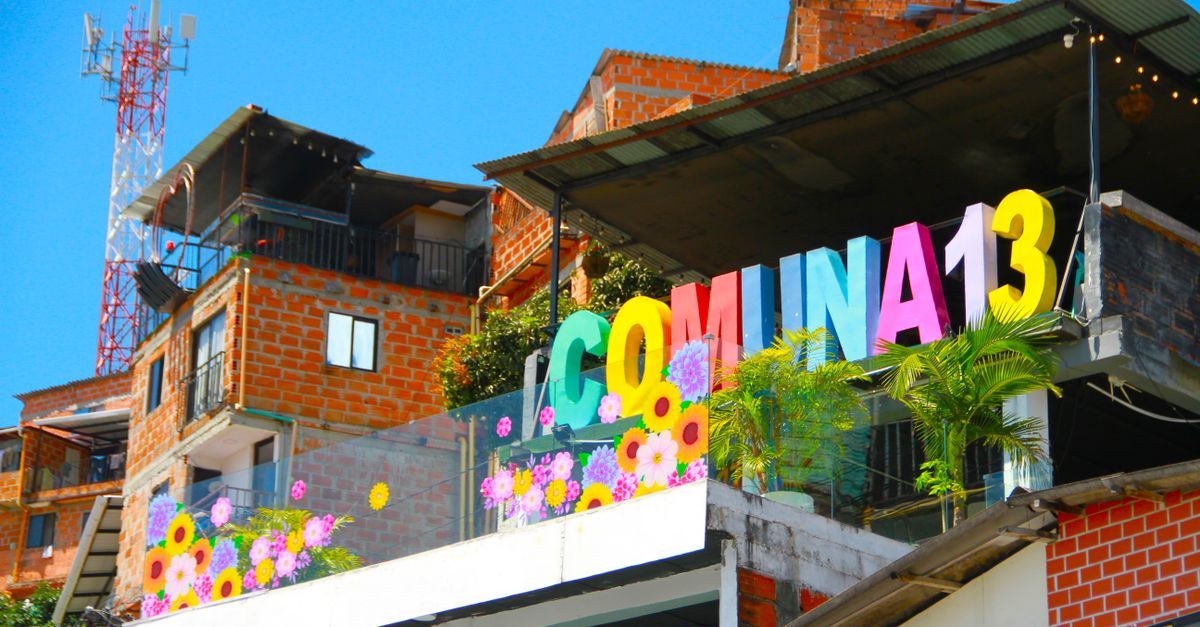 Comuna 13 i murale