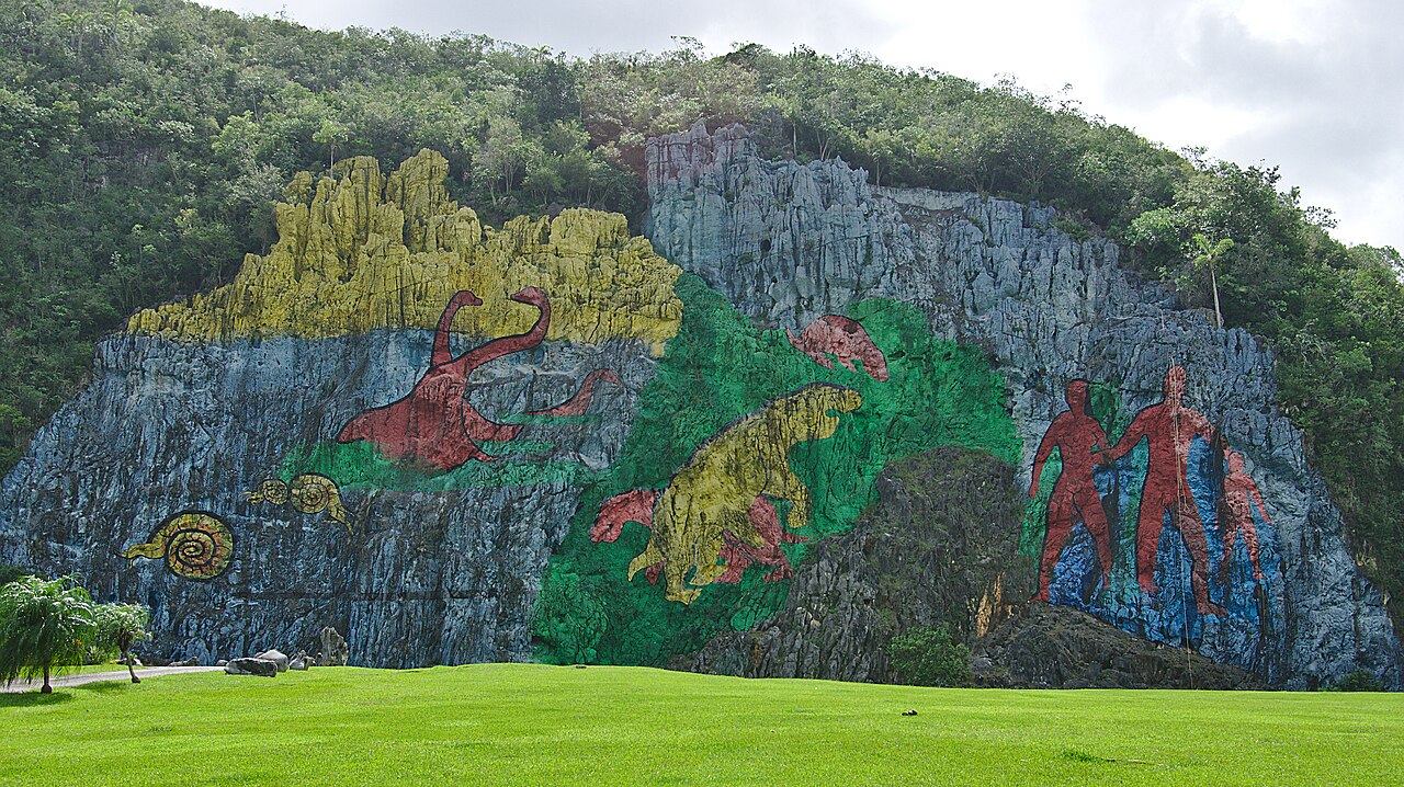Mural de la Prehistoria