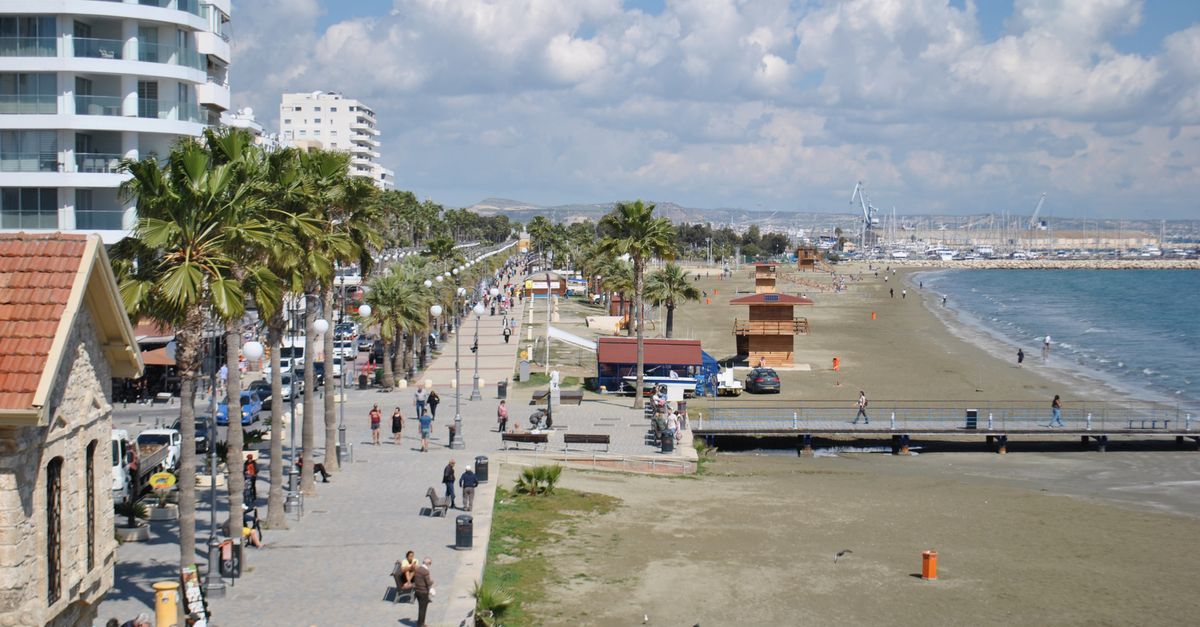 Finikoudes promenada