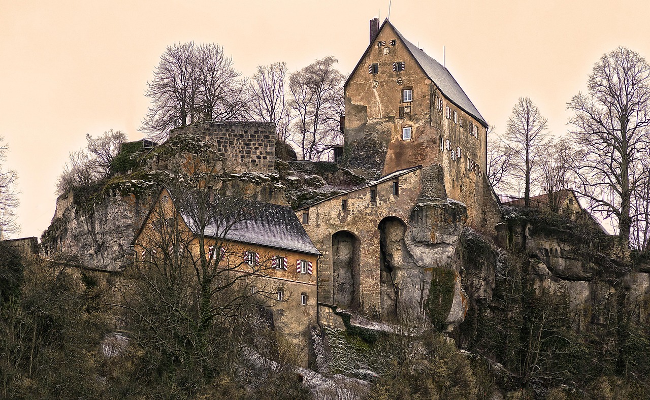 Szlak do ruin Týřova