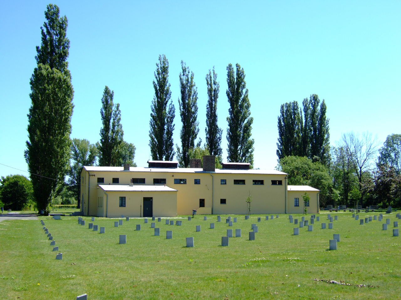 Krematorium i cmentarz żydowski