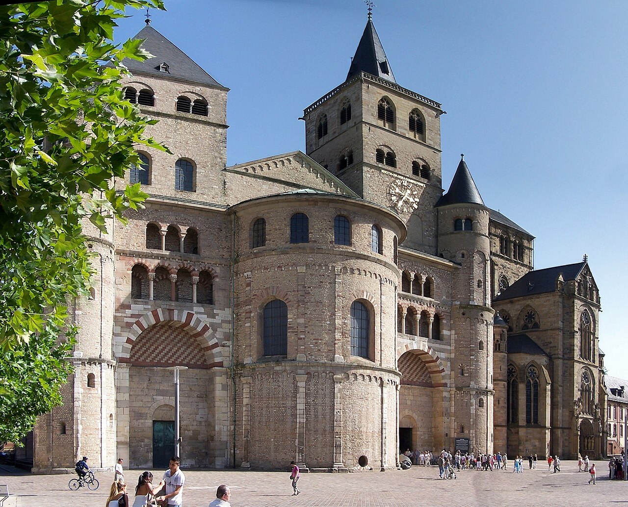 Katedra św. Piotra i Liebfrauenkirche