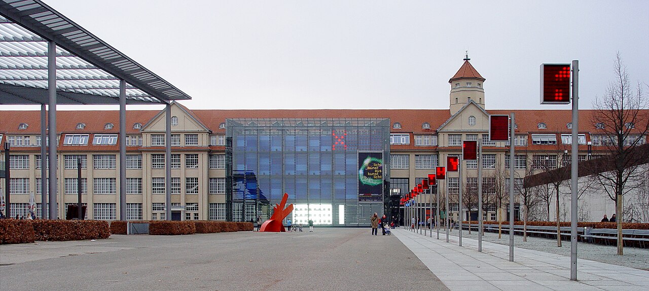 ZKM Zentrum für Kunst und Medien