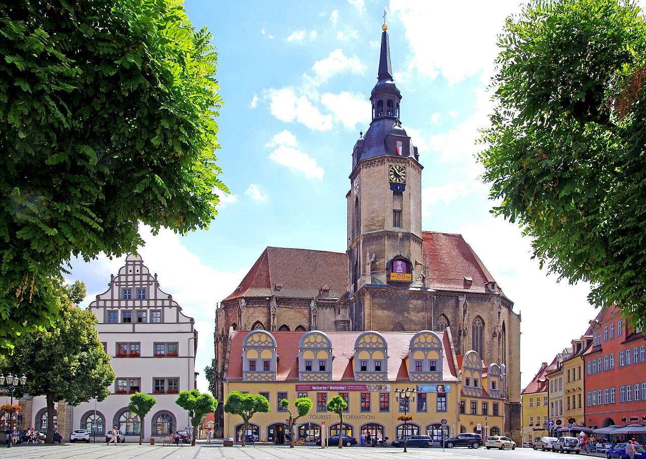 Rynek i kościół św. Wacława