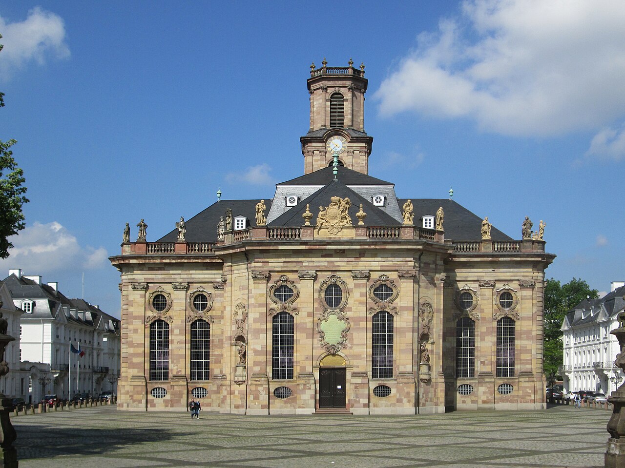 Ludwigskirche i Ludwigsplatz