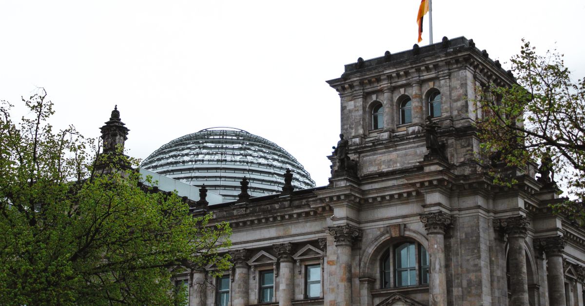 Reichstag z kopułą Fostera