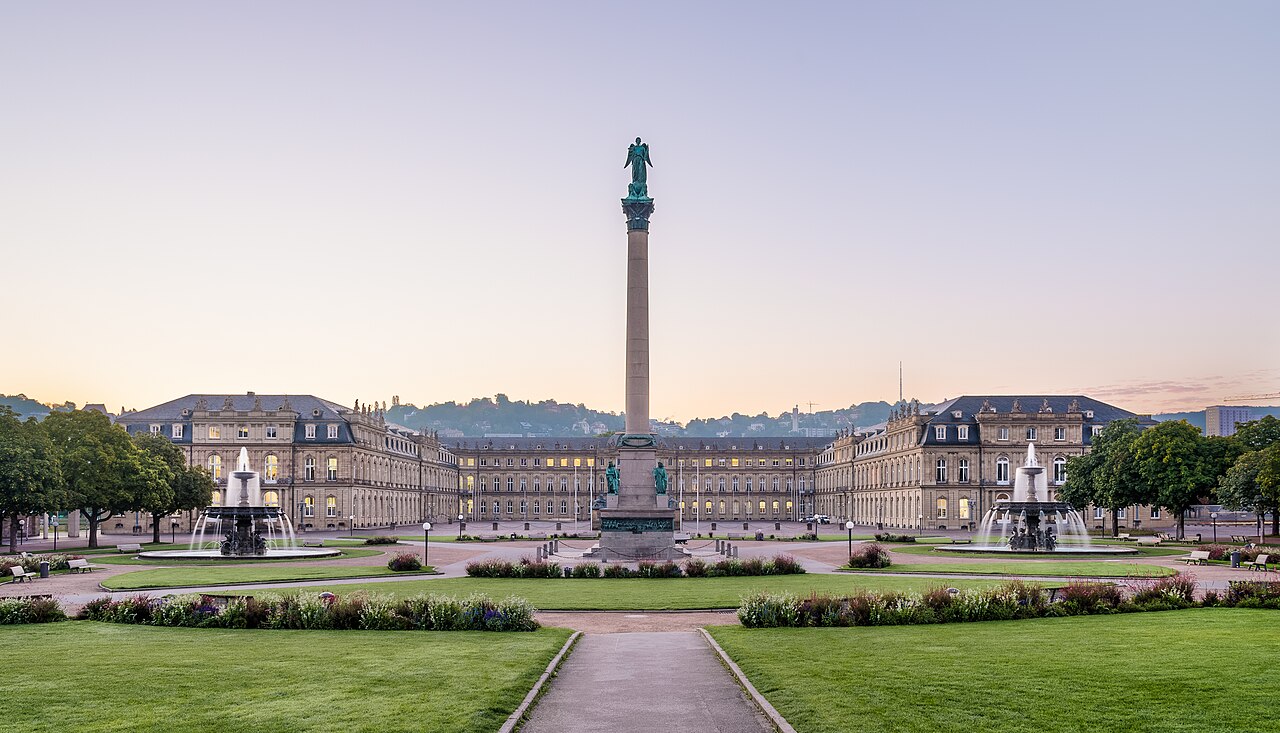 Schlossplatz i pałac