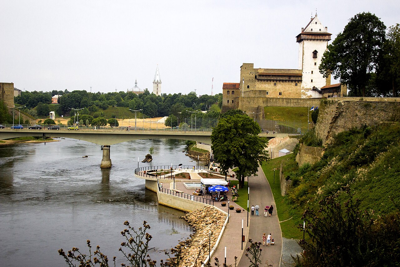 Promenada nad rzeką Narwą