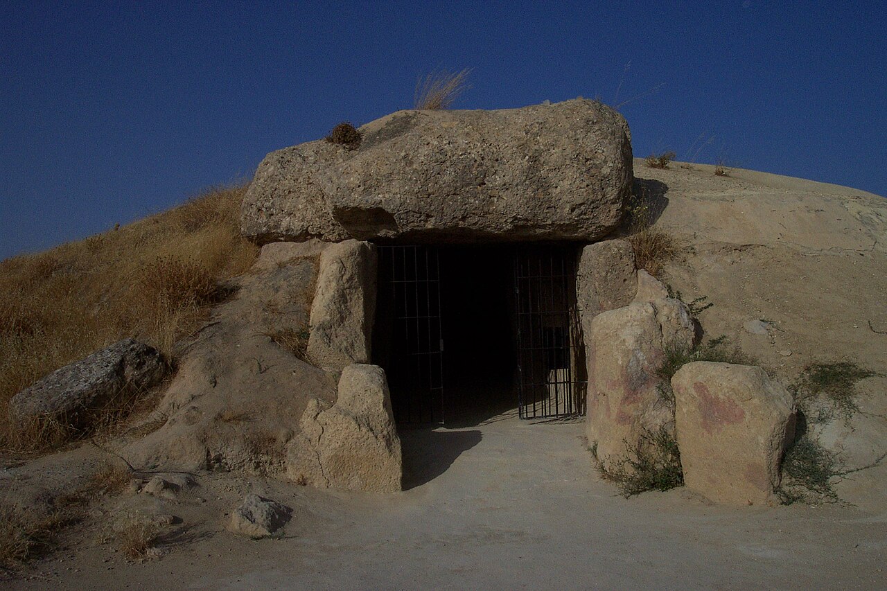 Dolmeny Menga, Viera i El Romeral