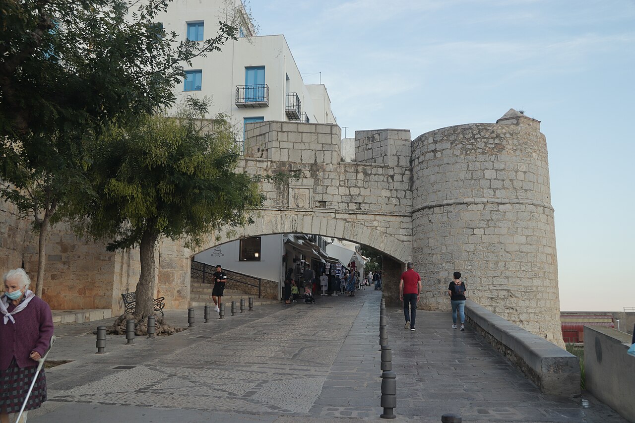 Stare miasto, Portal de Sant Pere i Bufador
