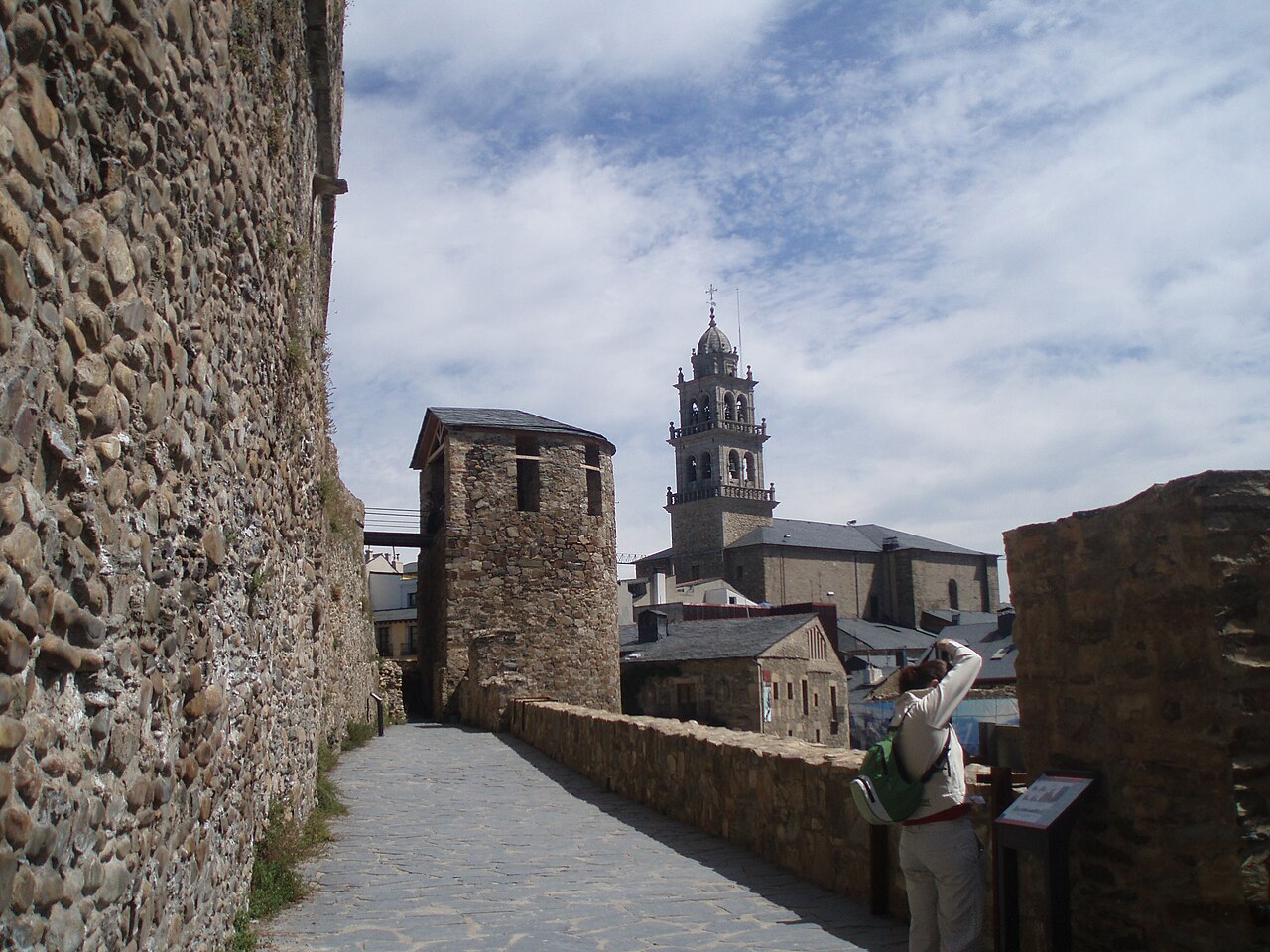 Stare miasto i Basílica de la Encina
