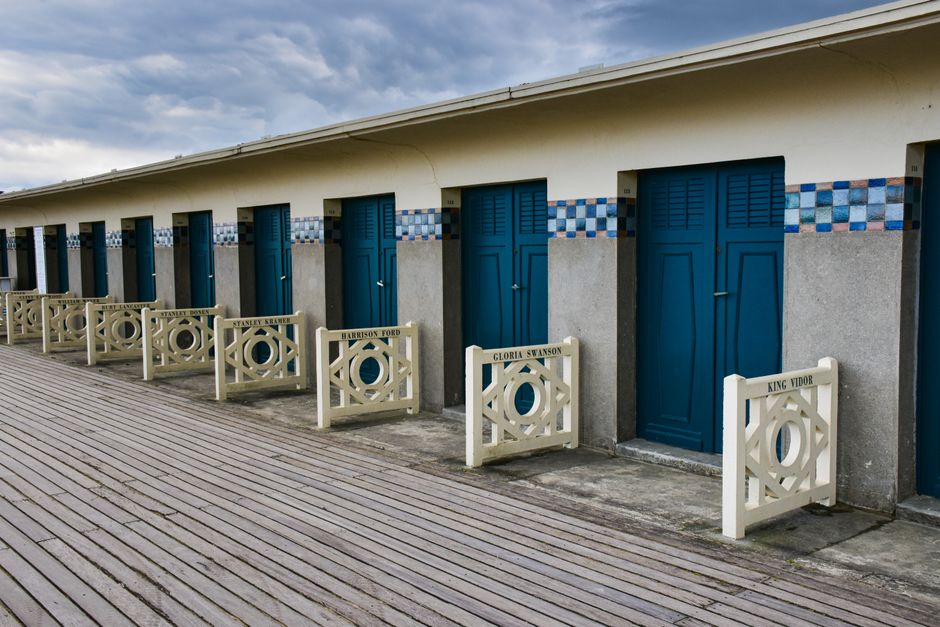 Plaża i boardwalk Deauville