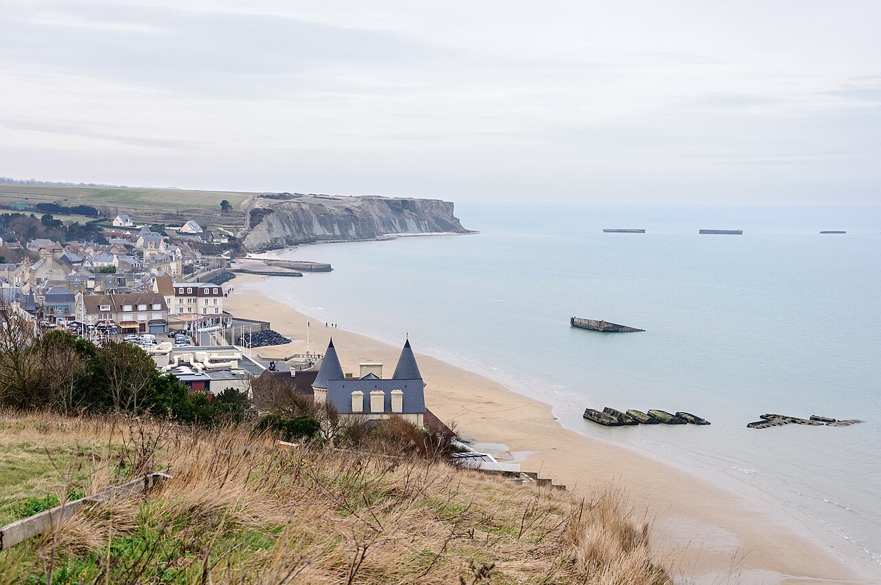 Arromanches i port Mulberry