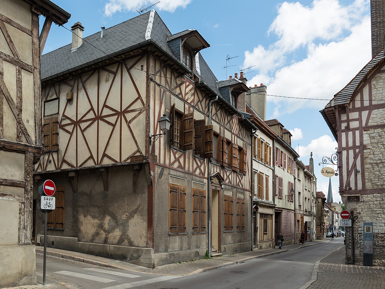 Ruelle des Chats i stare Troyes