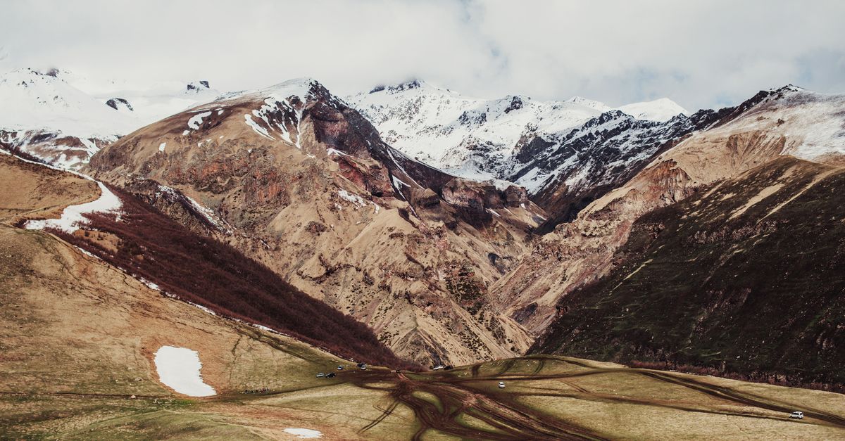 Stepantsminda i dolina Kazbegi