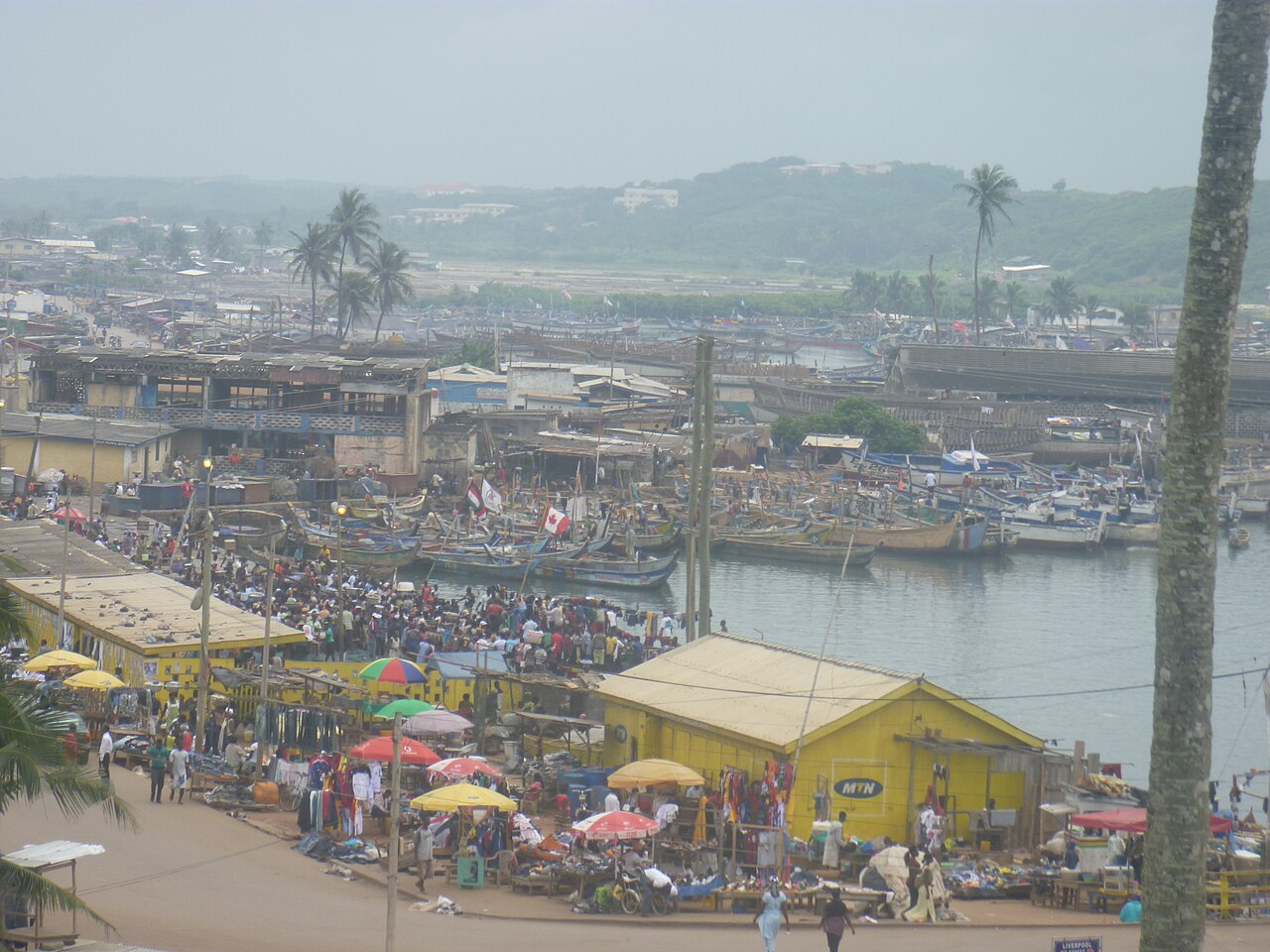 Targ rybny w porcie Cape Coast