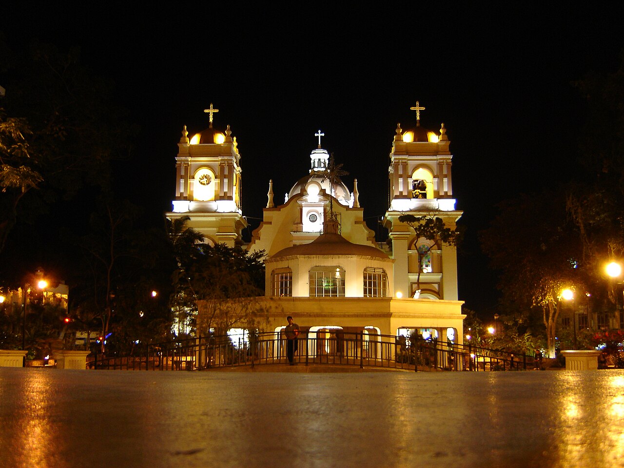 Parque Central i katedra San Pedro Sula