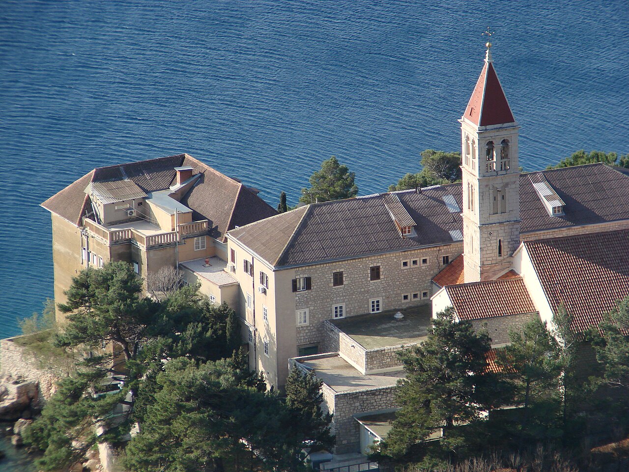 Dominikanski samostan Bol
