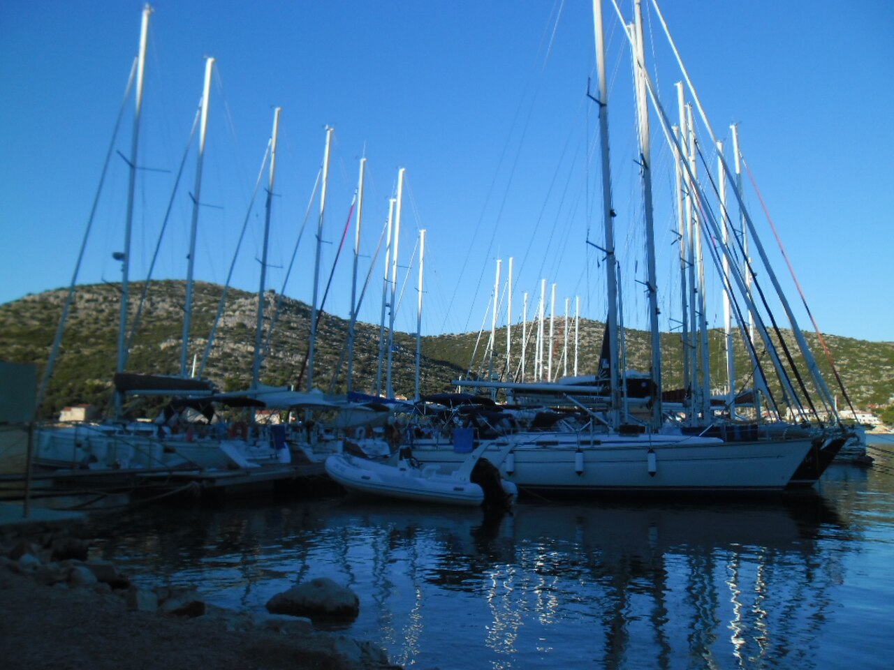 Skrivena Luka i latarnia Struga