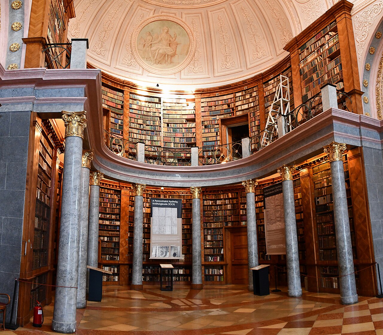 Opactwo i biblioteka