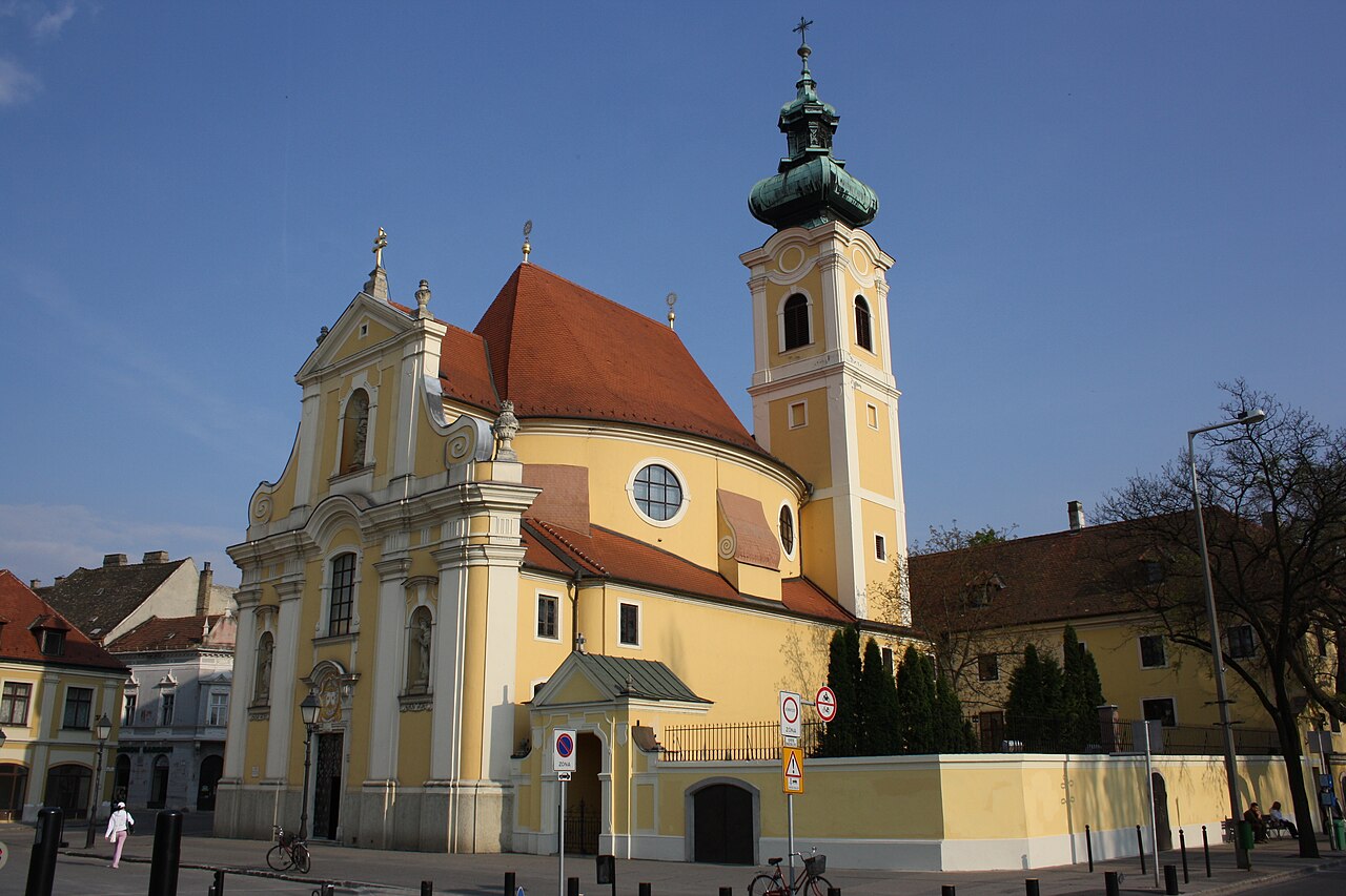 Kościół Karmelitów przy placu Bécsi kapu