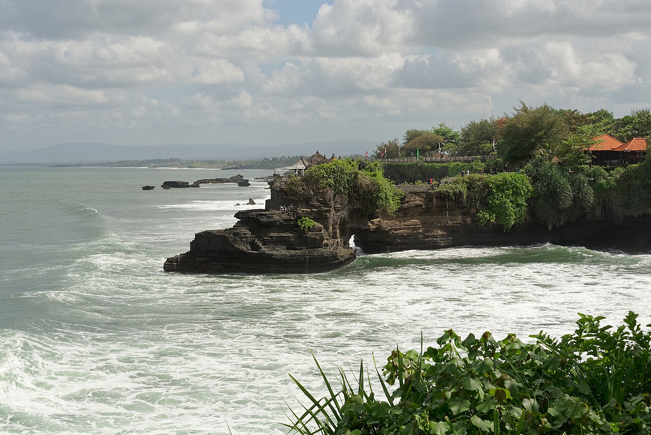 Pura Batu Bolong