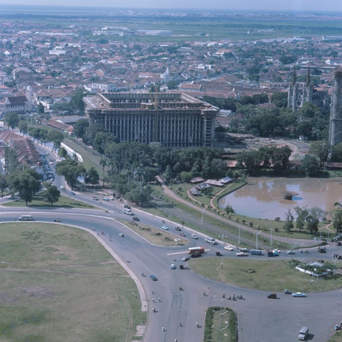 Meczet Istiqlal i katedra