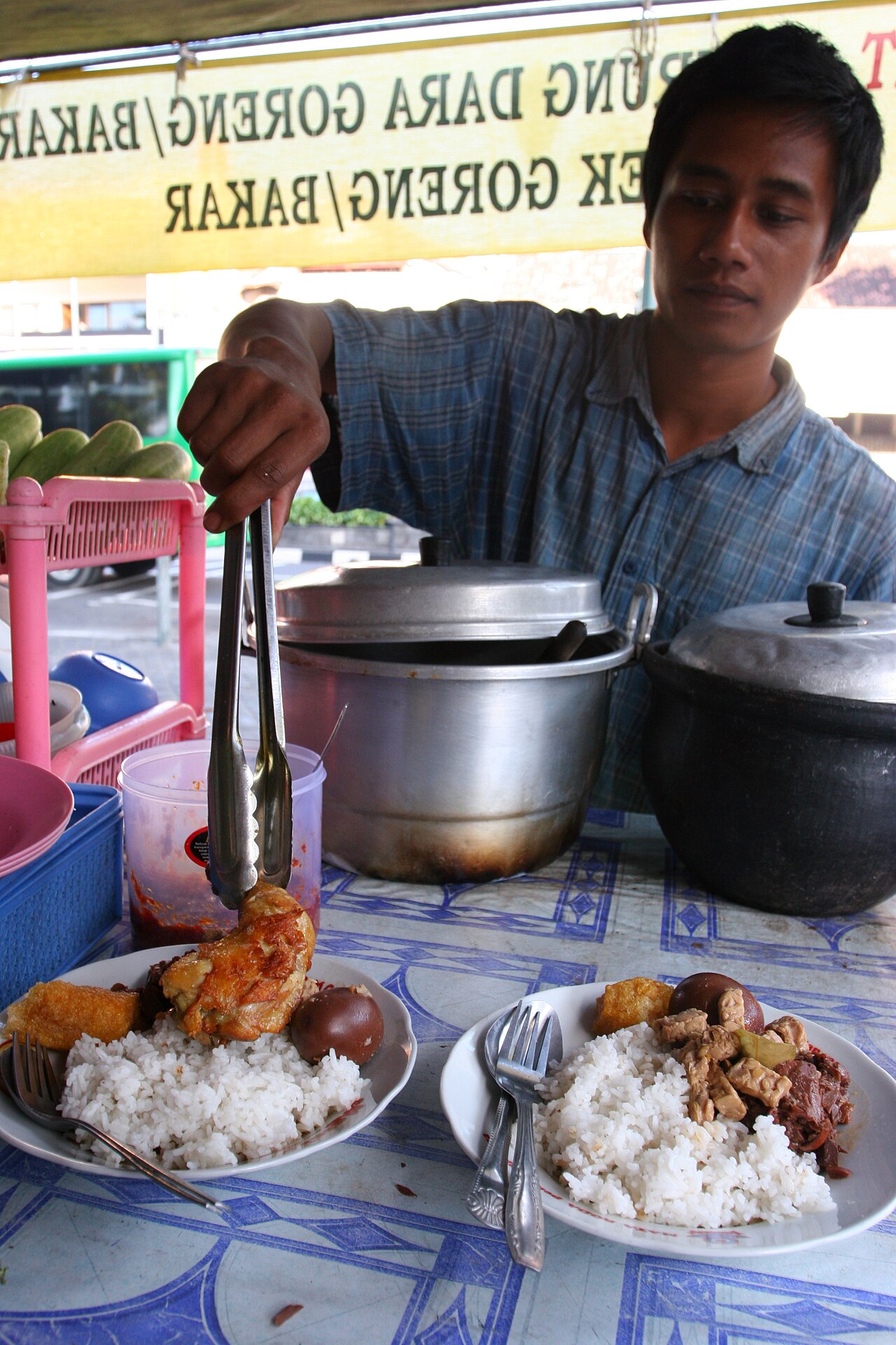 Ulica Malioboro i gudeg