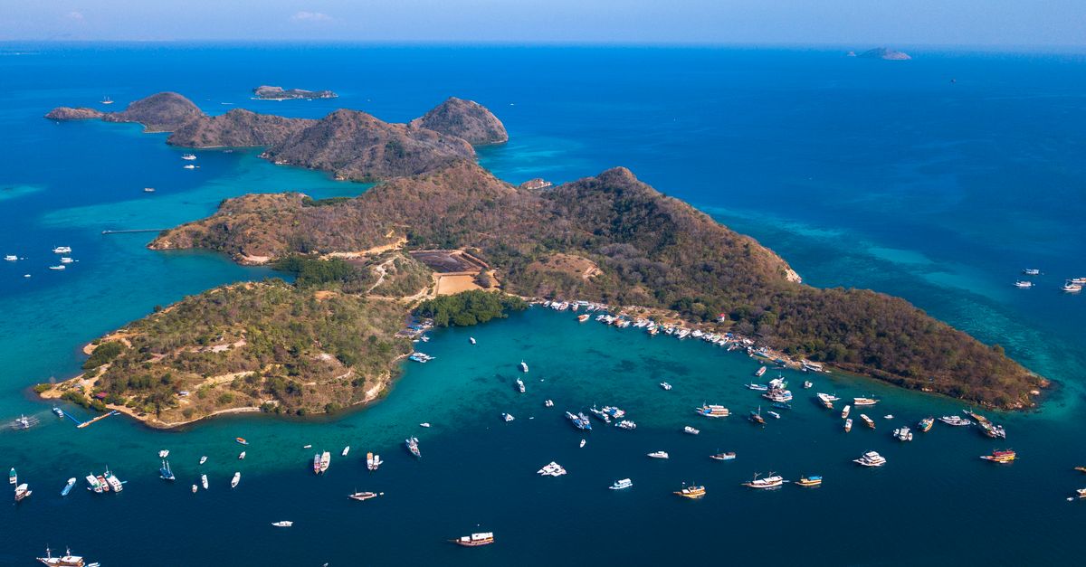 Rejs wielodniowy z Labuan Bajo