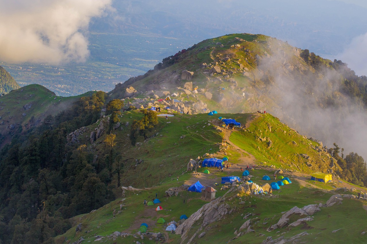 Triund i namiot pod gwiazdami