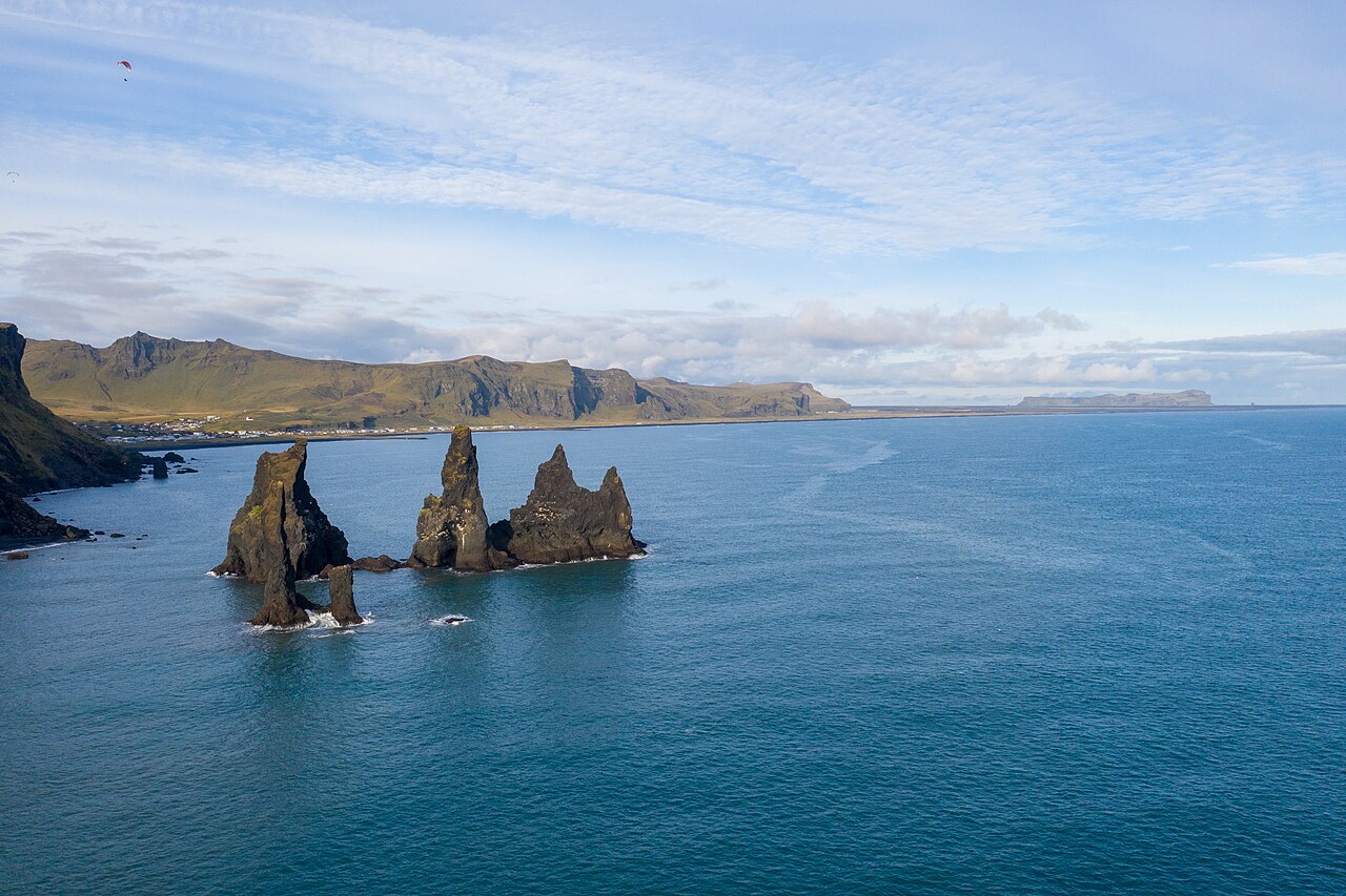 Plaża Víkurfjara i iglice Reynisdrangar