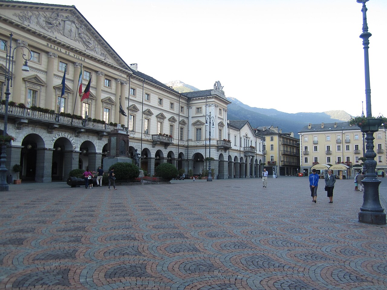 Piazza Chanoux i Via Sant'Anselmo