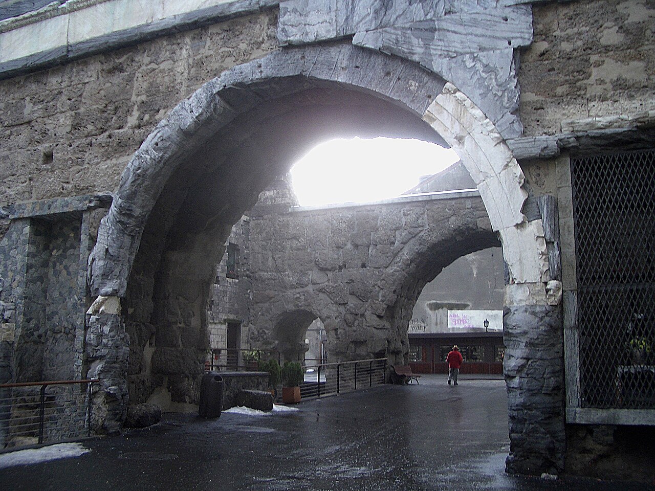 Porta Praetoria i Łuk Augusta