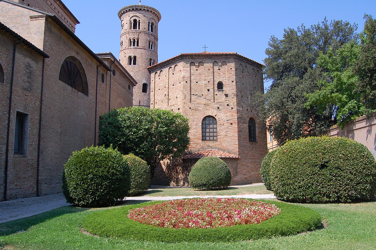 Baptysterium Neoniańskie i Cappella Arcivescovile