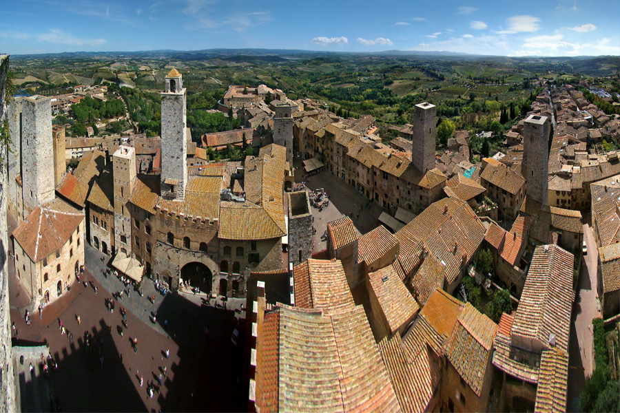 Piazza della Cisterna i Piazza Duomo