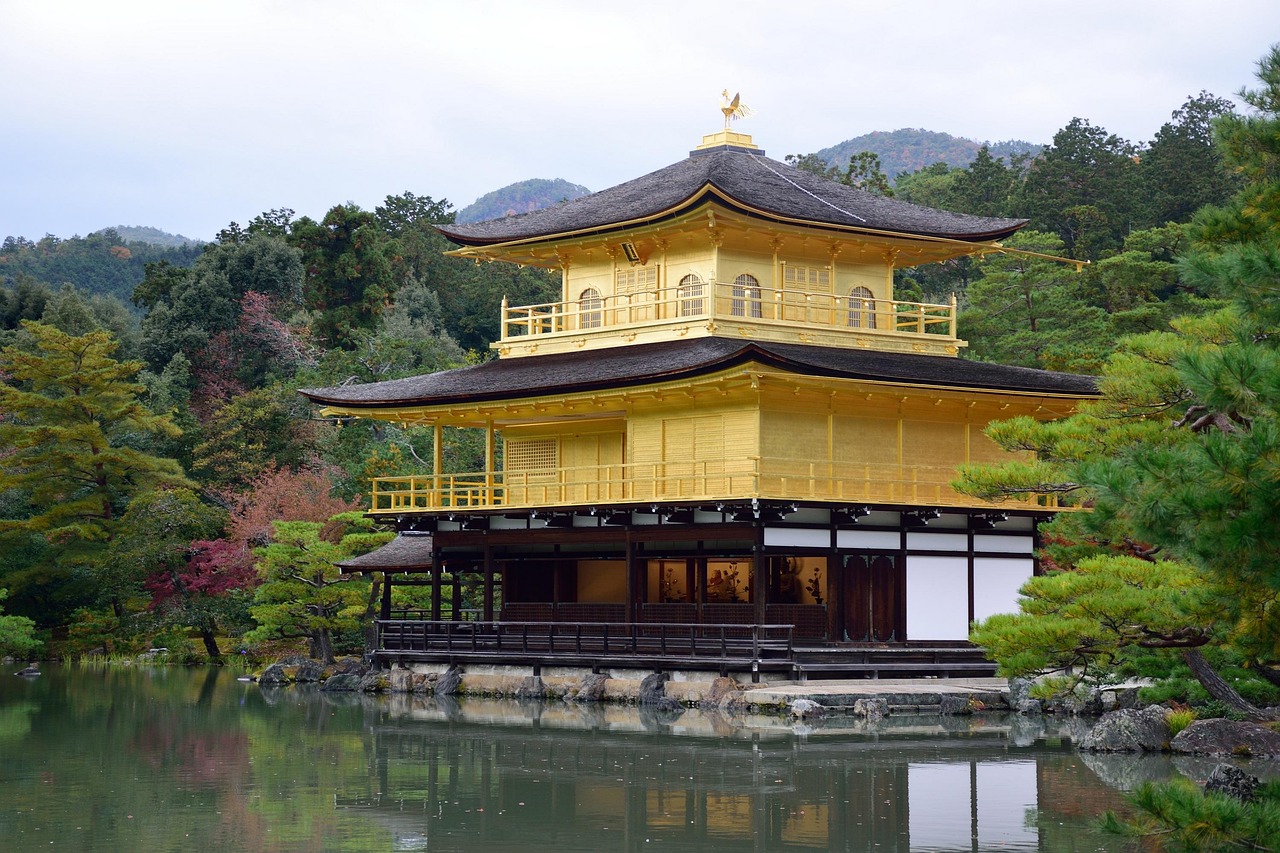 Kinkaku-ji, Złoty Pawilon
