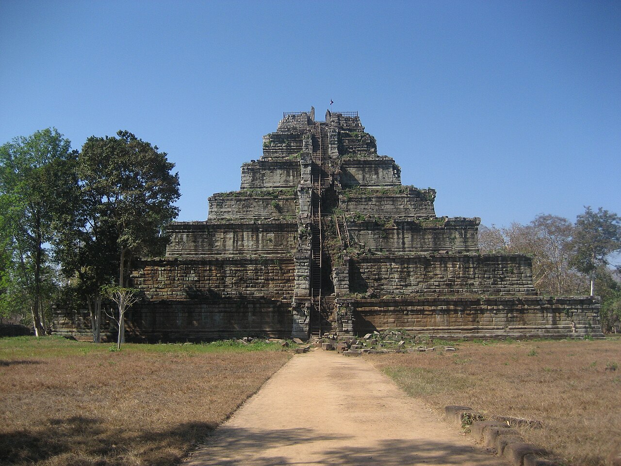 Prasat Krahom