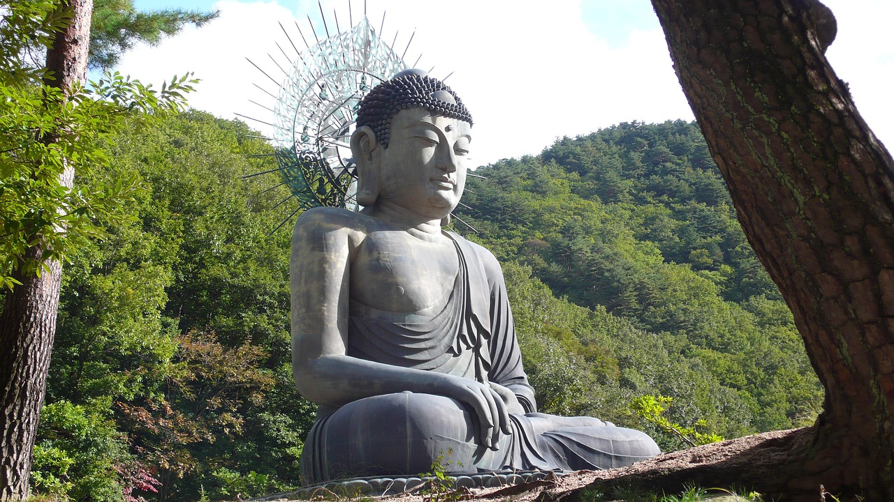 Buddha w skale na wschodnim wybrzeżu