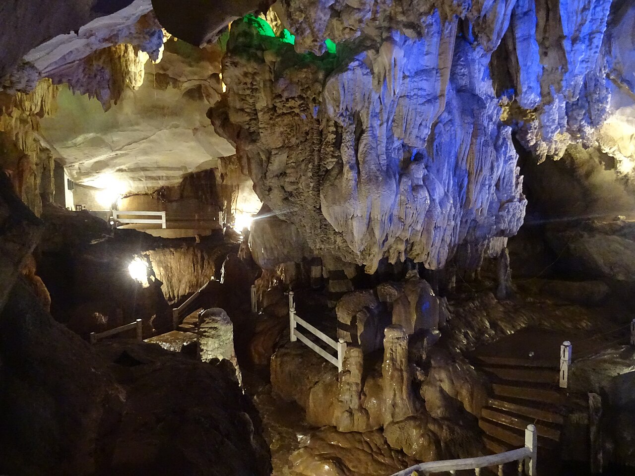 Jaskinia Tham Chang