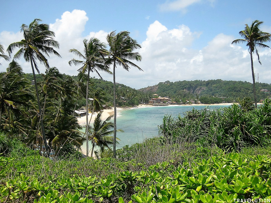 Snorkeling przy rafie w Unawatunie