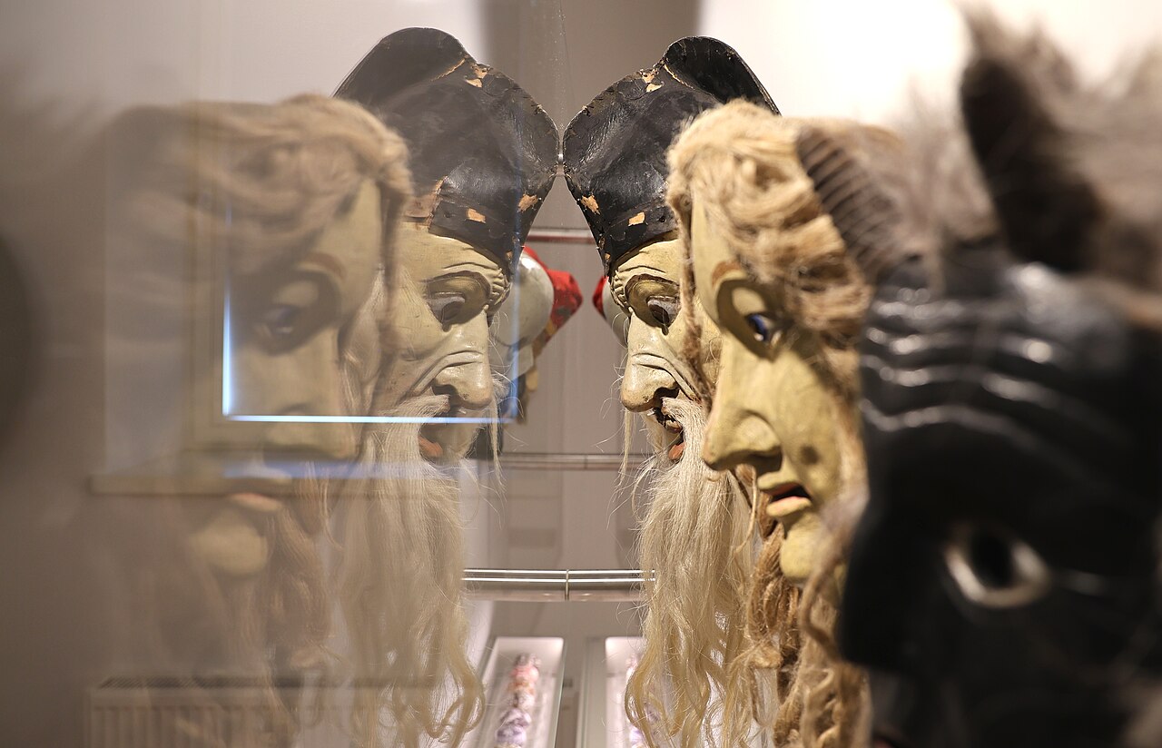 Muzeum masek Užgavėnės w spichlerzu dworskim