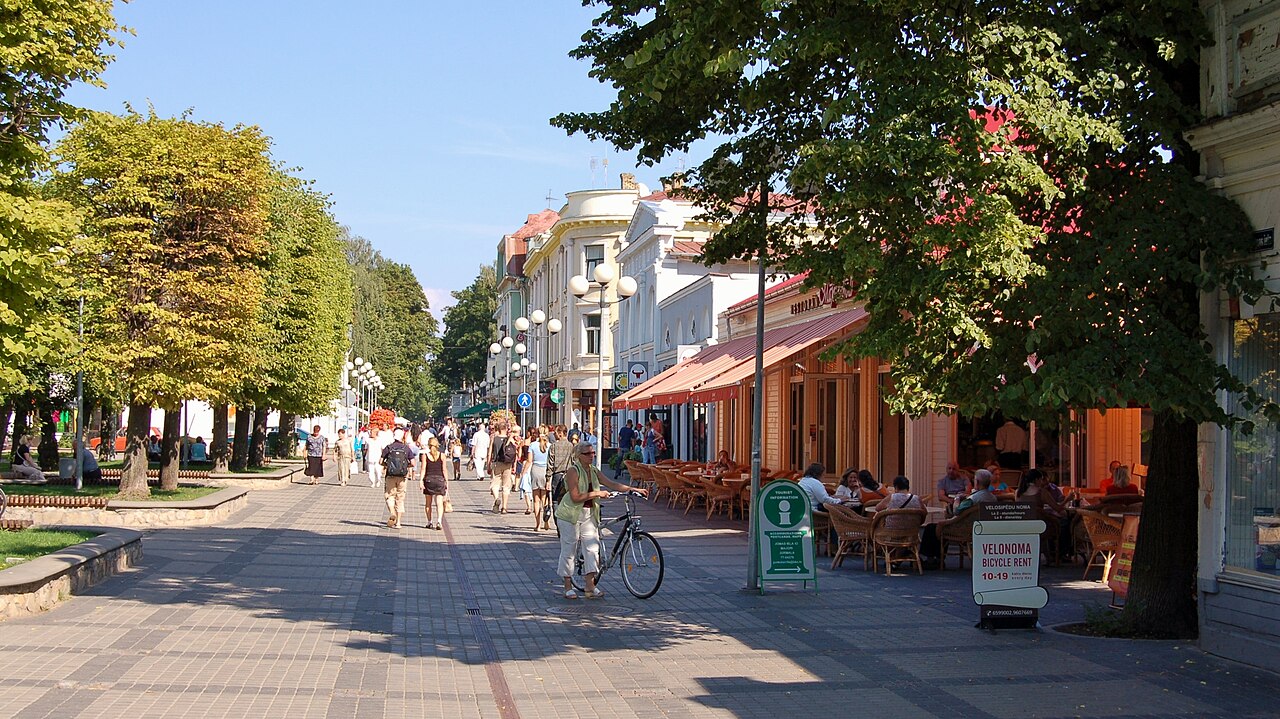 Deptak Jomas iela